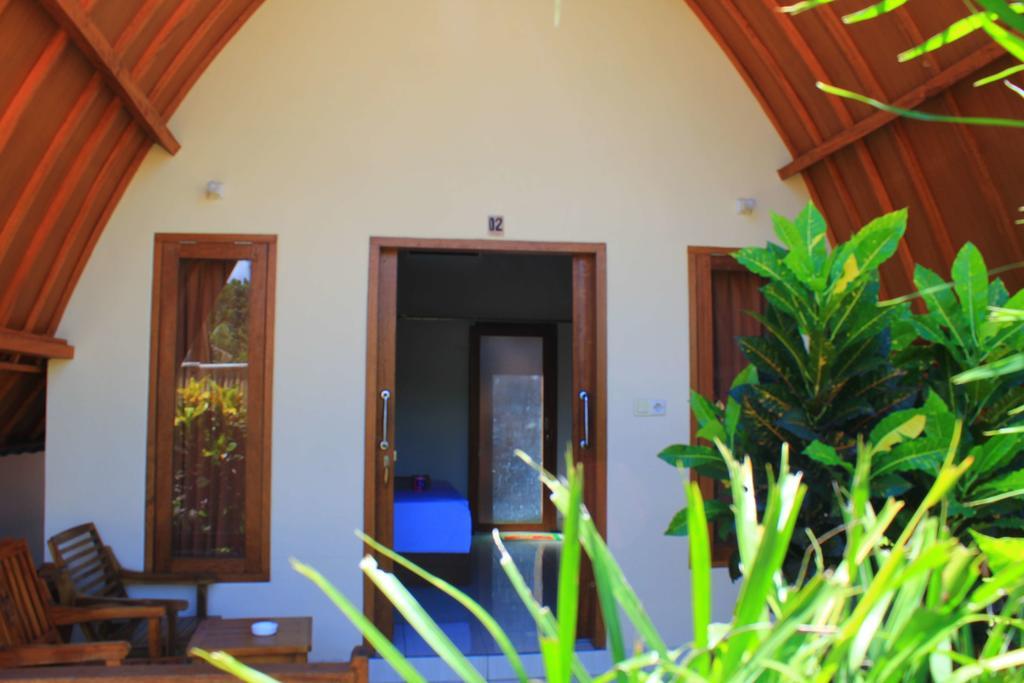 Tapada Apartment Gili Air Exterior photo