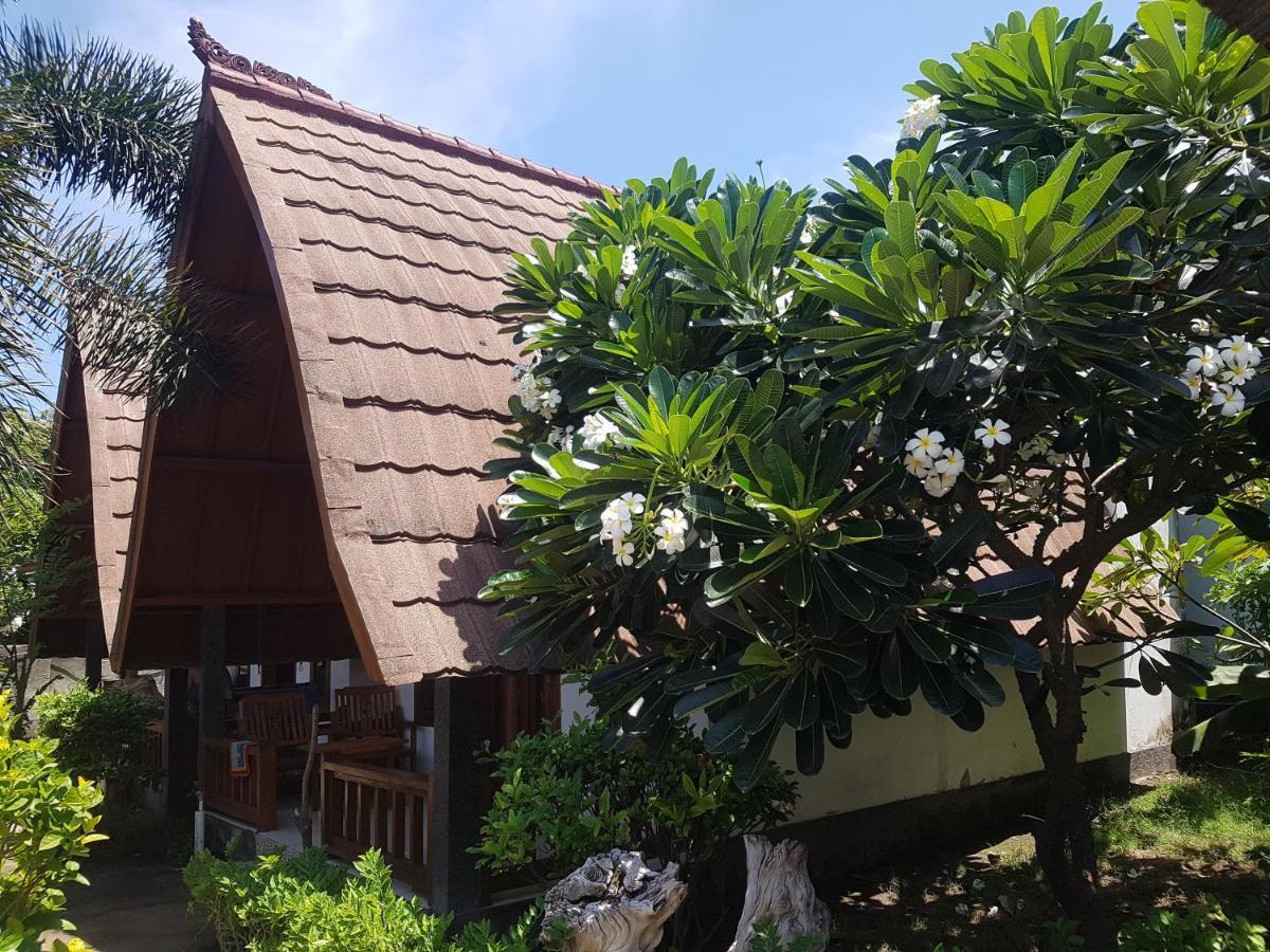 Tapada Apartment Gili Air Exterior photo