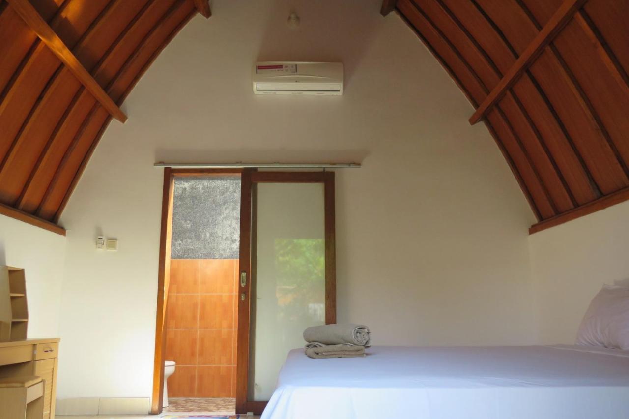 Tapada Apartment Gili Air Exterior photo