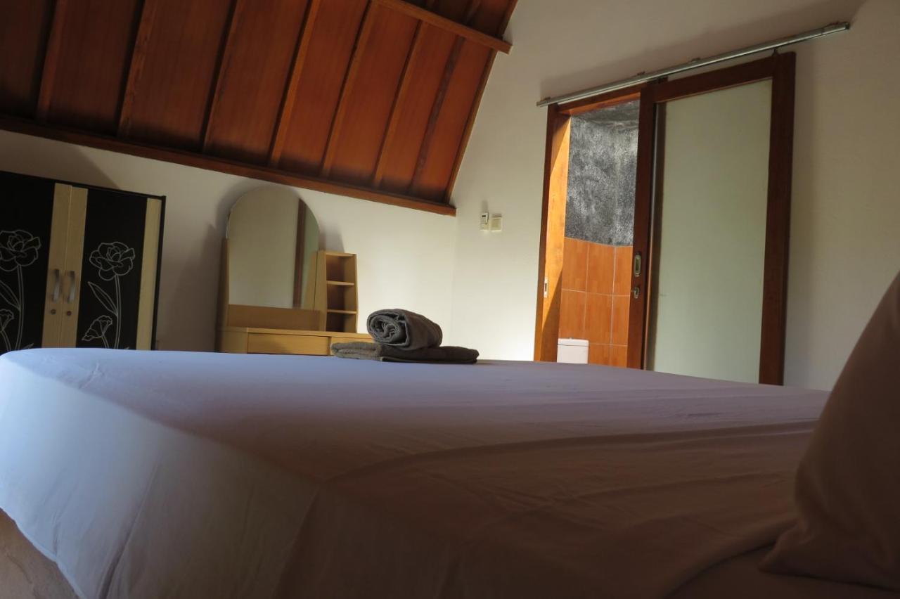 Tapada Apartment Gili Air Exterior photo